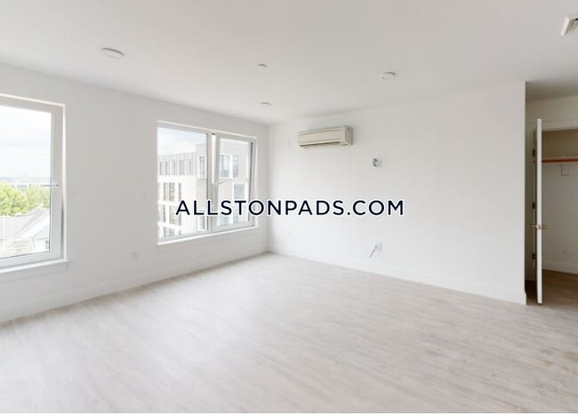 Building Photo - 42 N Beacon St