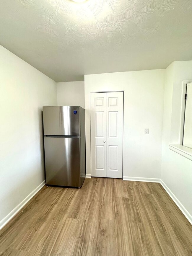 Building Photo - Apartment for Rent