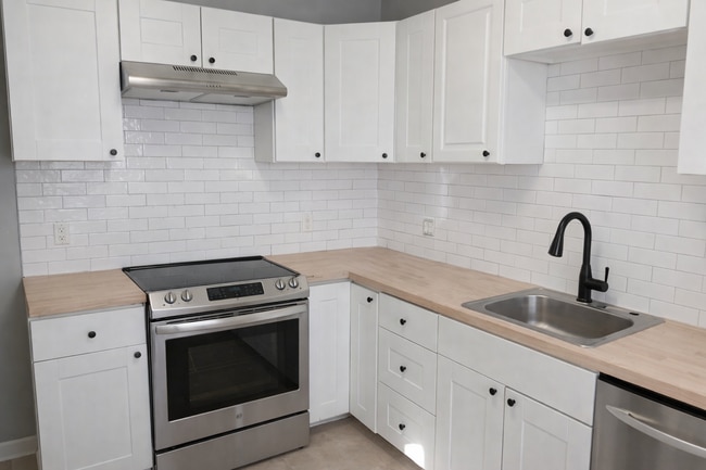 Kitchen - 509 Orchard Ave