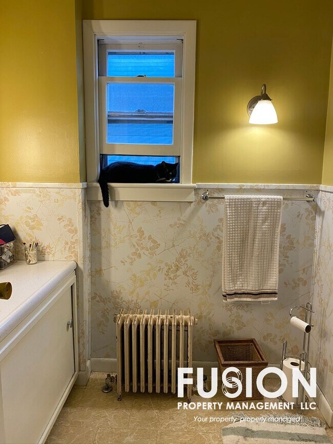 Foto del edificio - Adorable 2 bedroom home in Winooski with large backyard!