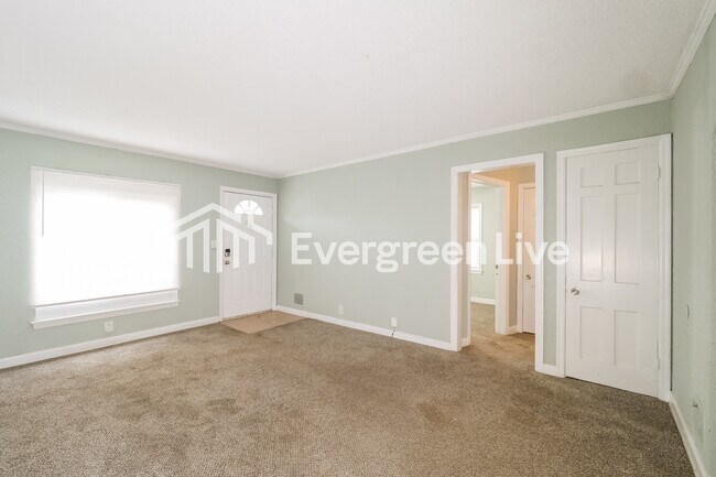 Foto del edificio - 7506 Lydia Ave