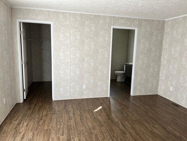 Foto del edificio - 85 Nettie Ave