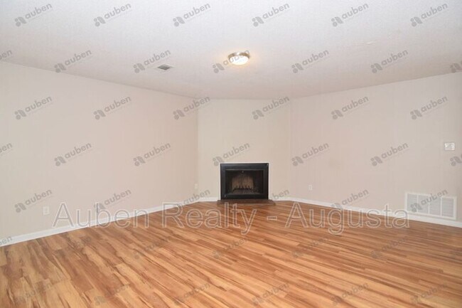 Foto del edificio - 3604 Quail Hollow Dr