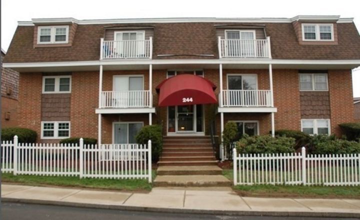 Primary Photo - 244 Mt Vernon St