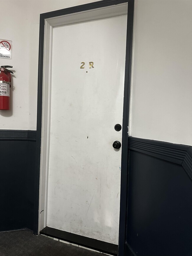 Building Photo - 609 New York Ave