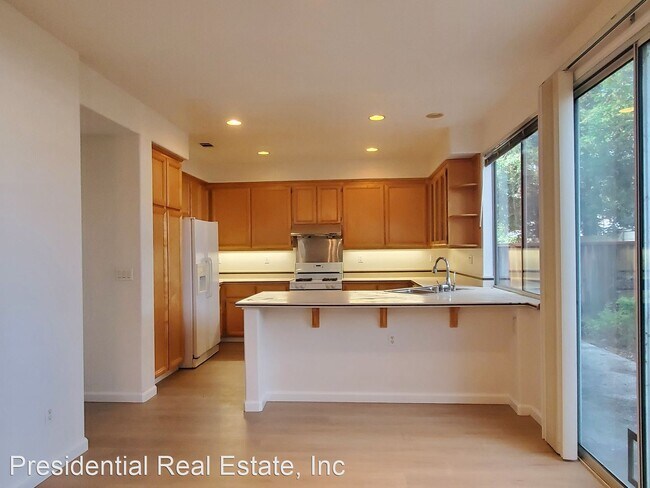 Foto del edificio - 4 br, 2.5 bath House - 58 Images Circle