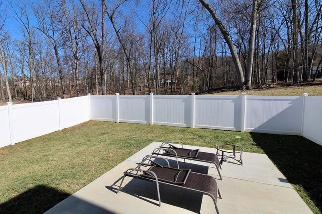 Foto del edificio - 2222 Deyerle Ave