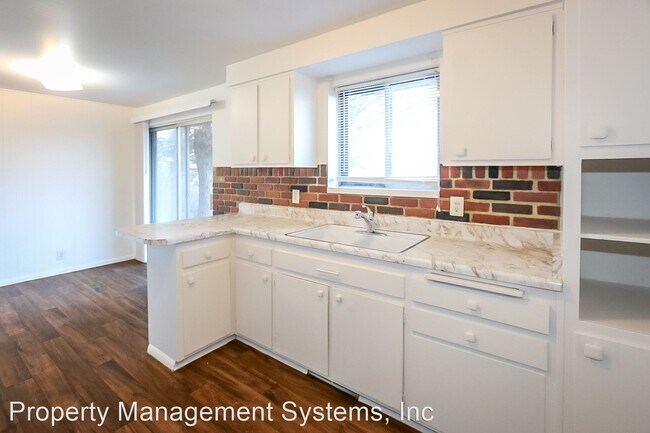 Building Photo - 4640 W Palmer Dr