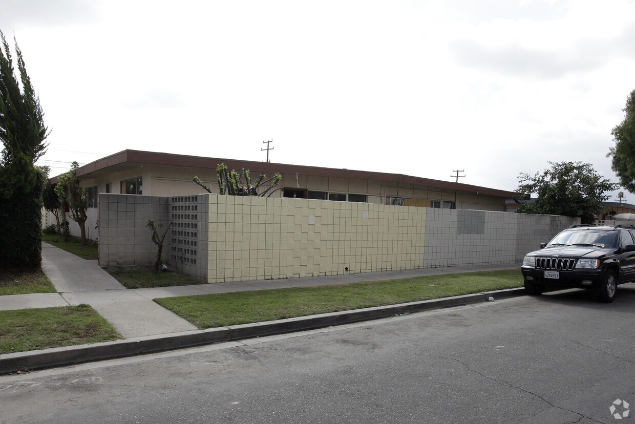 Primary Photo - 7700 Jackson Way