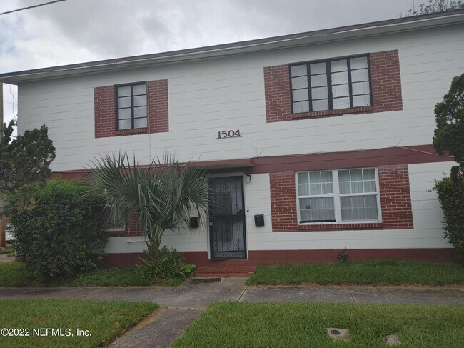 Building Photo - 1504 Wilcox St