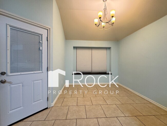 Foto del edificio - 3 Bedroom Home in North Norman with New Ca...