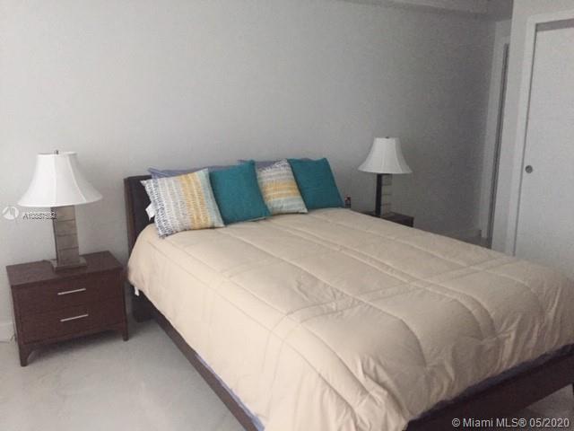 Foto del edificio - 5005 Collins Ave