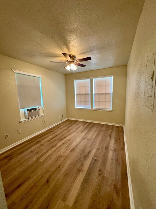 Foto del edificio - Cute 2/1 Home Available for Immediate Move In!