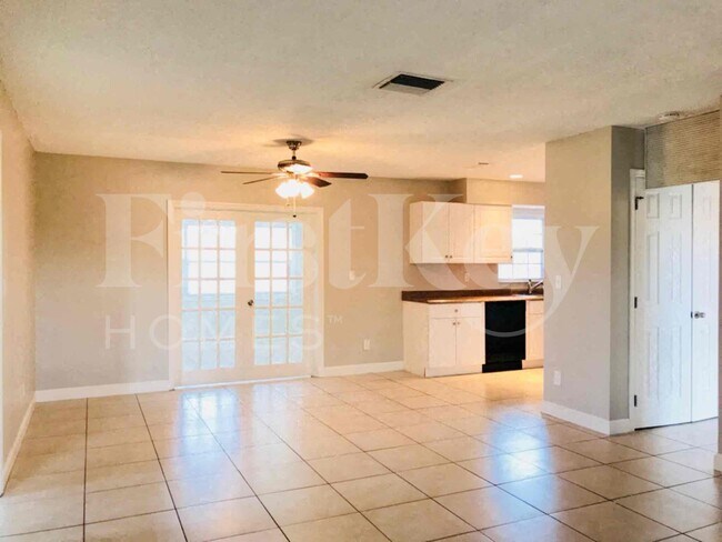 Building Photo - 112 Stafford Pl