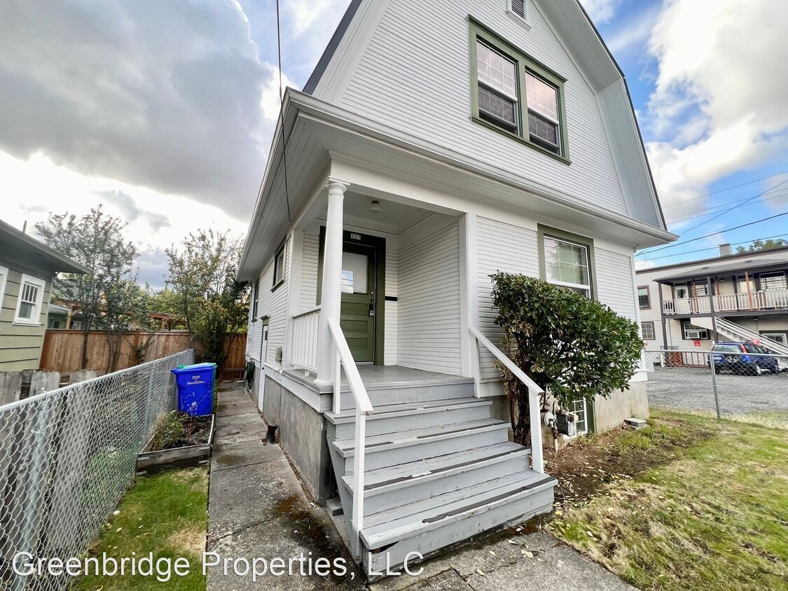 Primary Photo - 2 br, 1.5 bath House - 927 SE 45th Ave.