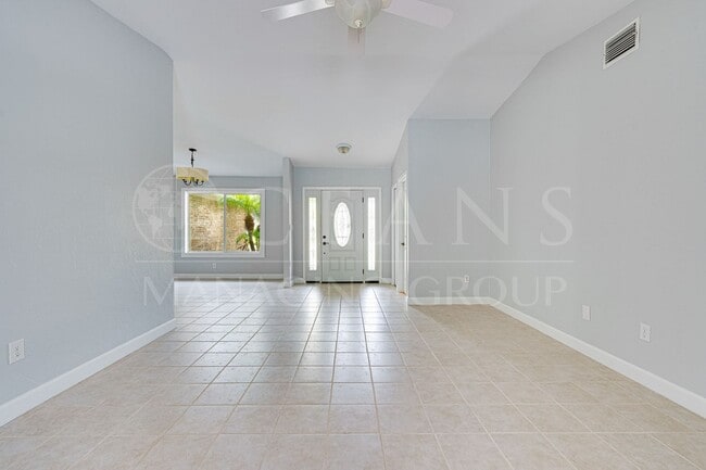 Foto del edificio - Executive Four-Bedroom Pool Home