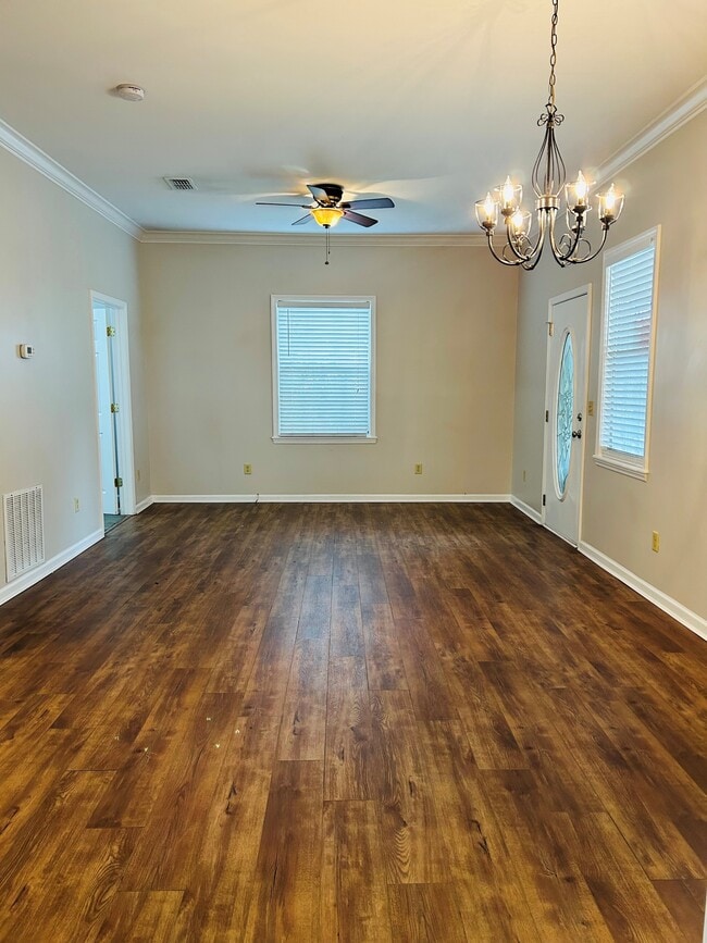 Foto del edificio - 4445 Irvington Ave