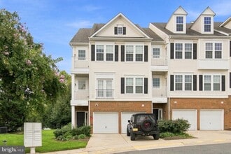 Building Photo - 13913 Hollow Wind Way