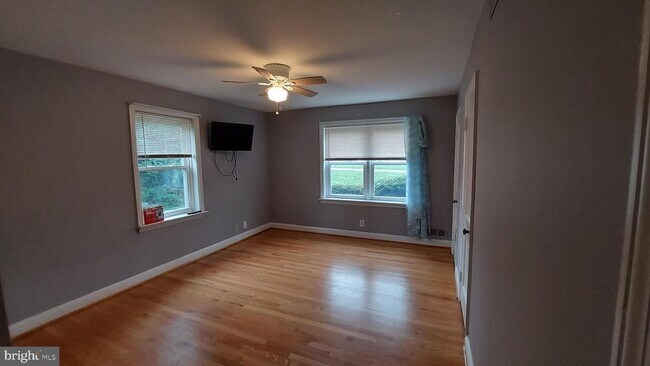 Foto del edificio - 4005 St Johns Ln