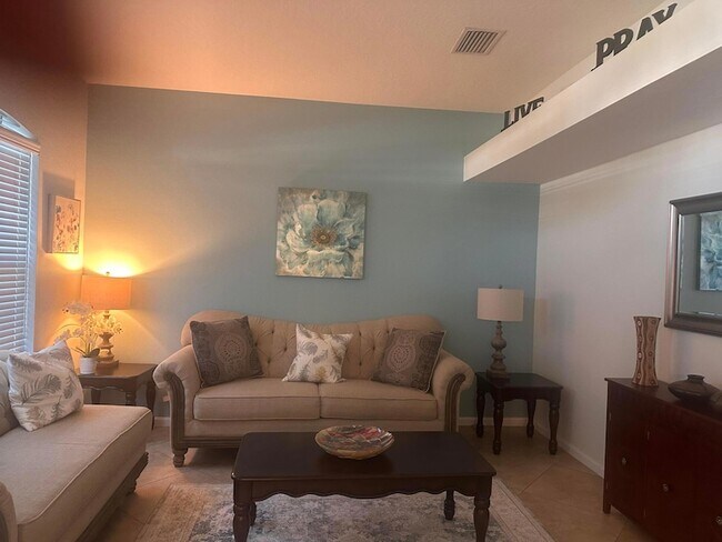 Foto del edificio - 585 SW Undallo Rd