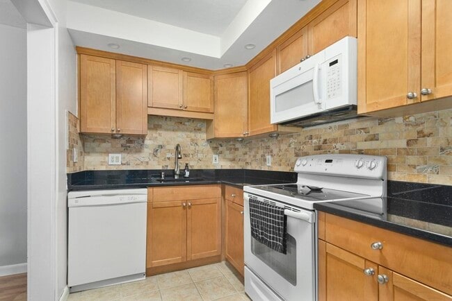 Building Photo - 59 Highland Glen Dr