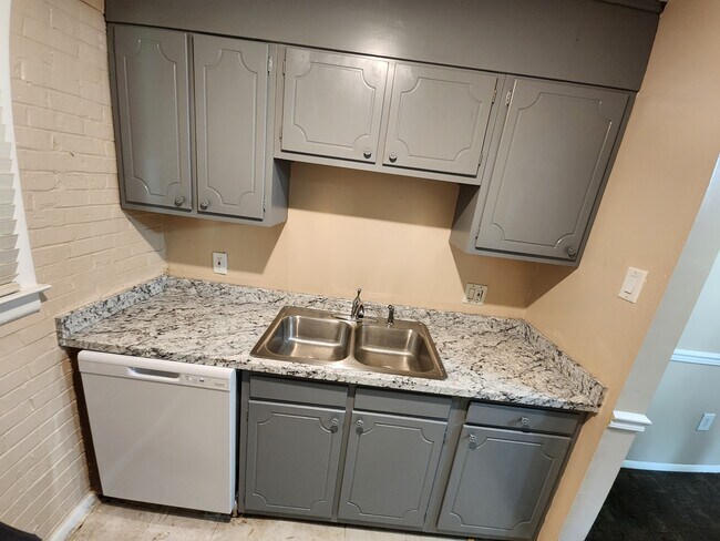 Cocina con lavavajillas - Emerald Commons