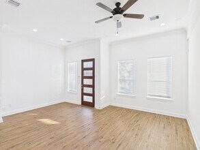 Building Photo - 4619 Stassen St
