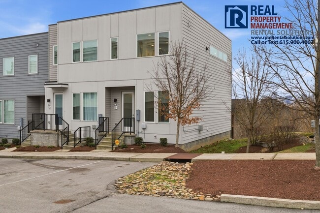 Lovely 2BR/1.5BA end unit townhome 5 mins from Downtown Nashville with washer/dryer included! - Lovely 2BR/1.5BA end unit townhome 5 mins from Downtown Nashville with washer/dryer included!