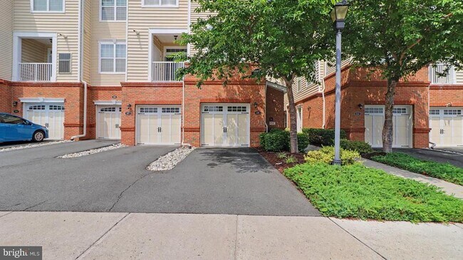 Foto del edificio - 43031 Foxtrail Woods Terrace