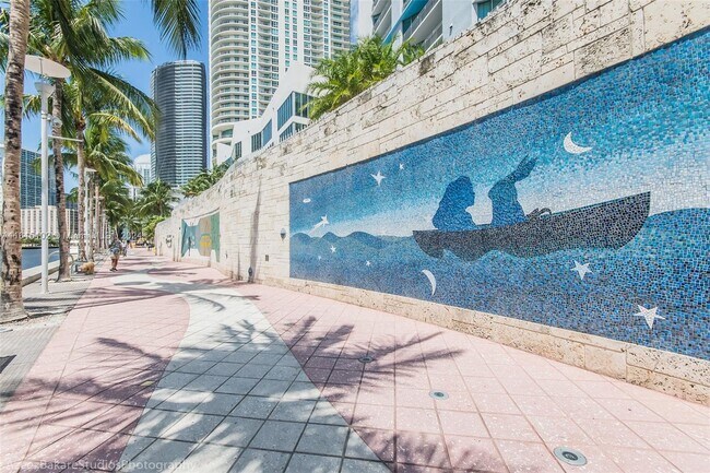 Foto del edificio - 325 S Biscayne Blvd