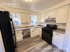 Building Photo - 335 Maytide St
