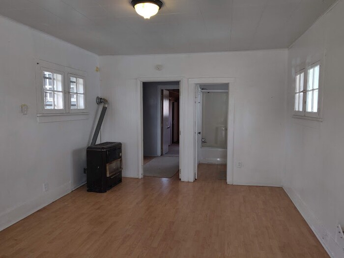 Building Photo - 131 S Quitman St