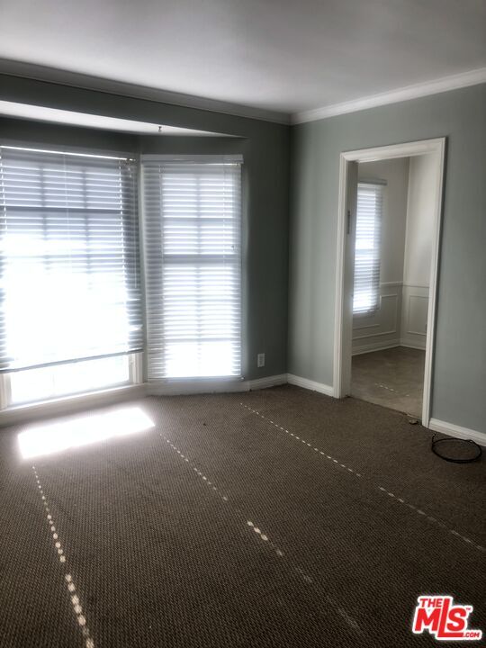 Foto del edificio - 460-460 1/4 Kelton Ave