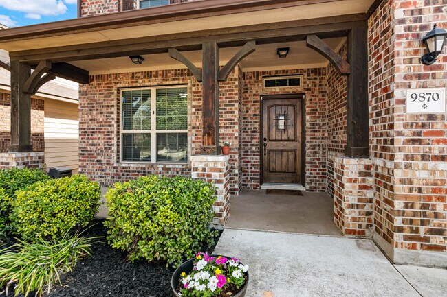 Building Photo - 9870 Mulhouse Dr