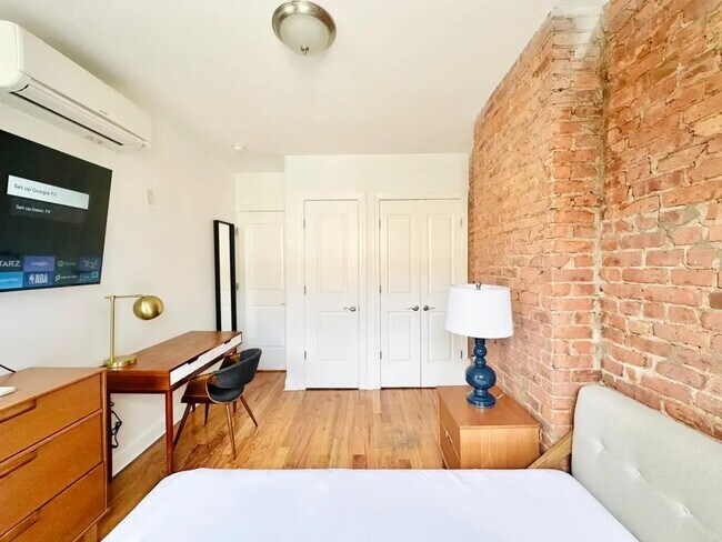Foto del edificio - Furnished room/NOT APARTMENT
