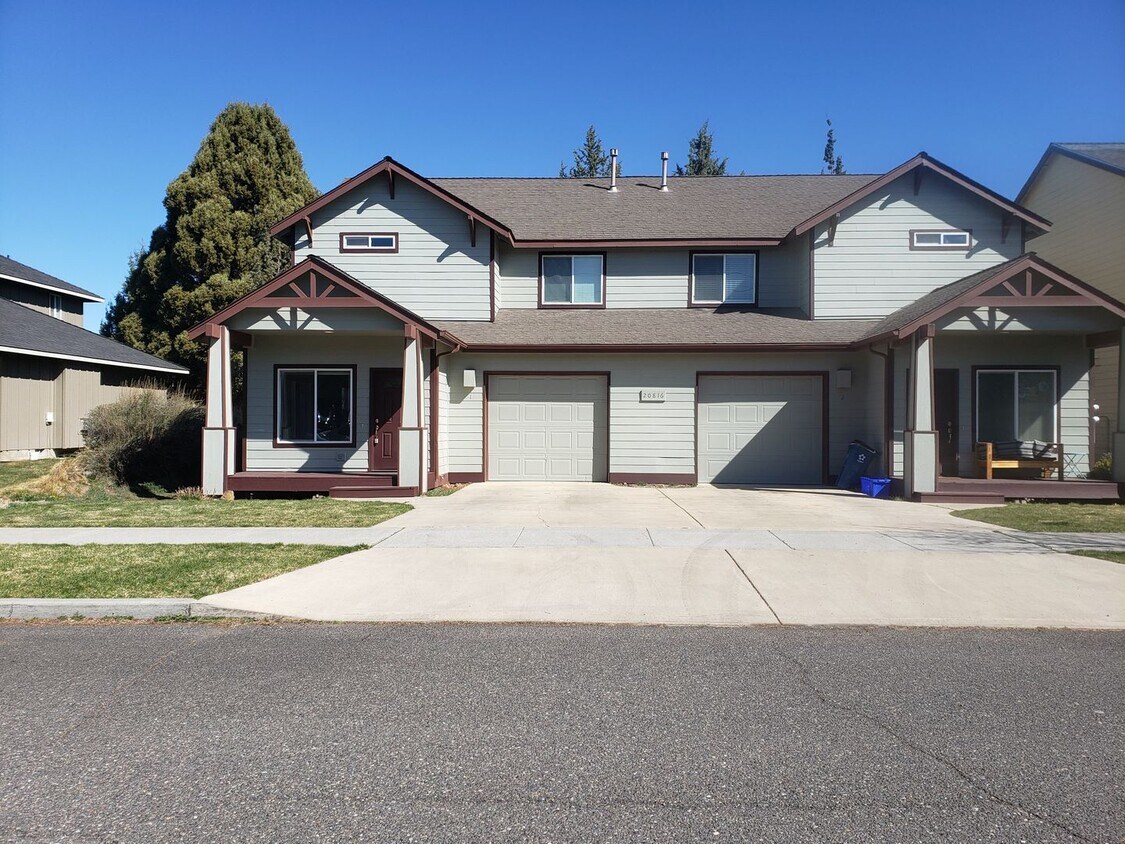 20816 Comet Ln, Bend, OR 97701 Townhome Rentals in Bend OR