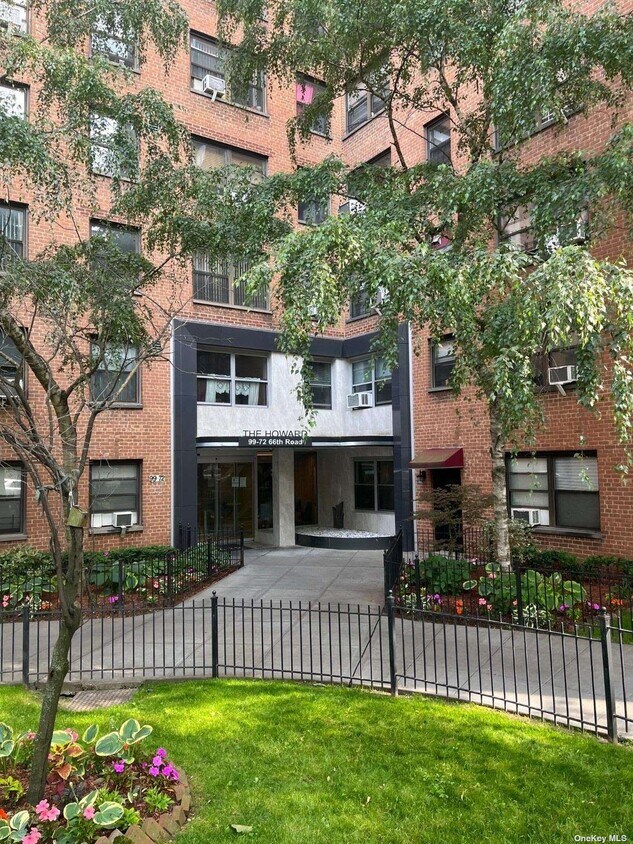 Foto principal - 99-72 66th Rd