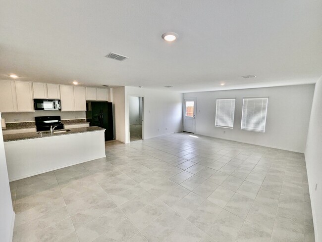 Building Photo - 313 Riverside Dr