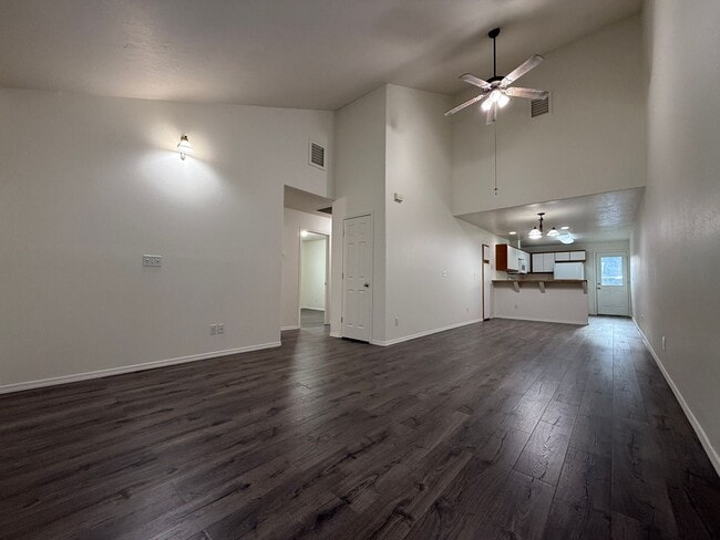 Building Photo - CHECK OUT THIS OPEN FLOOR PLAN HOME IN RED...