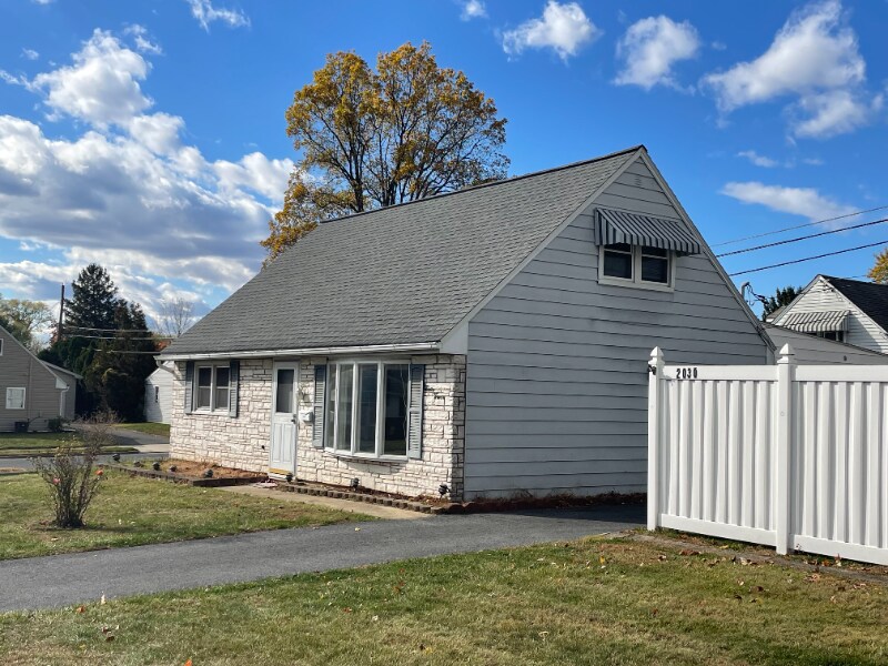 Foto principal - 2030 Eastman Ave