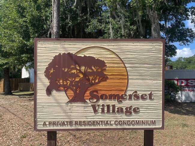 Photo - Walking Distance to Shands and VA Apartment