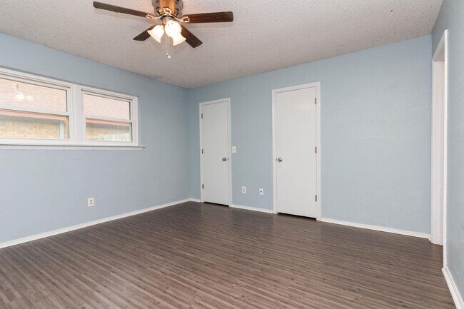 Building Photo - 1027 Cimarron Trail