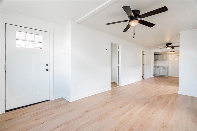 Foto del edificio - 805 Ave A