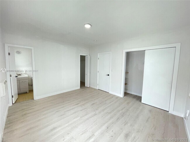 Foto del edificio - 7311 Gary Ave