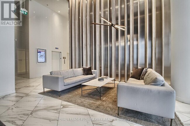 Photo du bâtiment - 3900 Confederation Pkwy