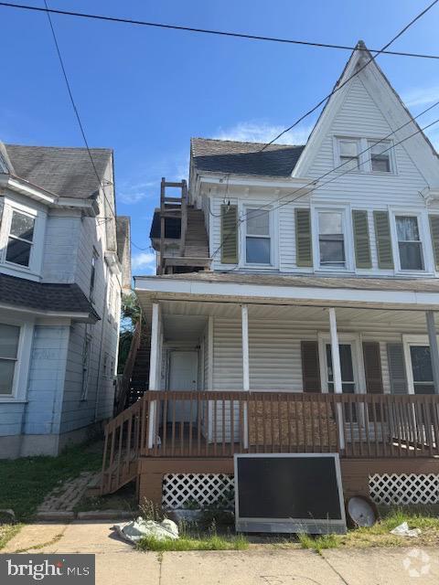 Building Photo - 327 E Pine St.