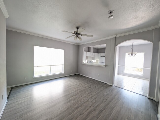Building Photo - 6289 Wilcrest Dr