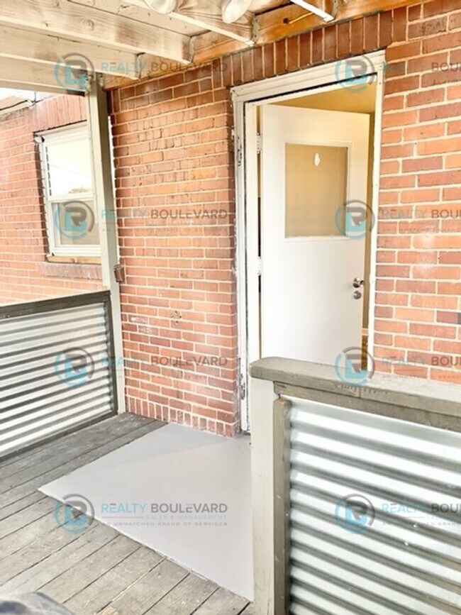 Foto del edificio - 590 Stewart St