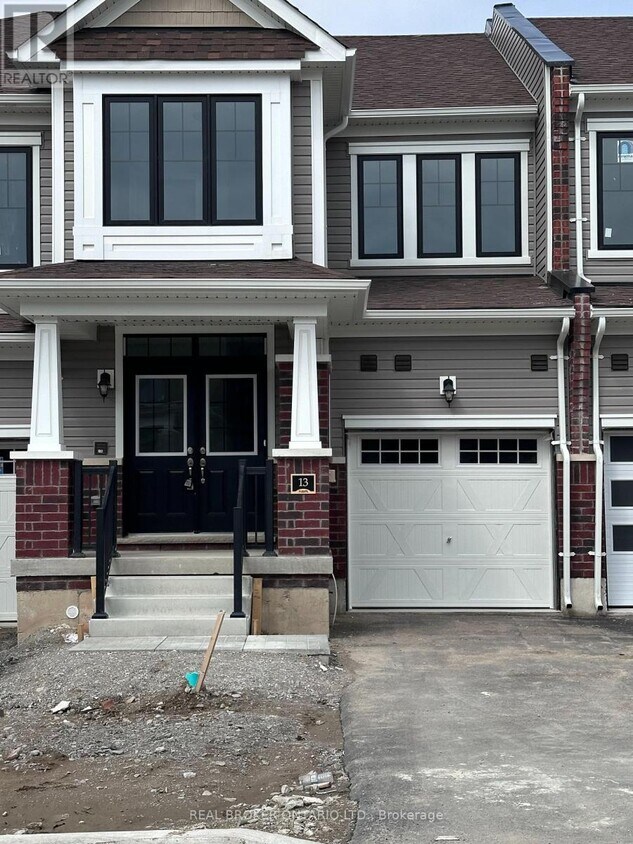 Photo principale - 13 Rochester Dr