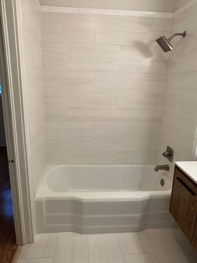 Foto del edificio - COMING SOON! 1 Bed, 1 Bathroom Apartment in New Iberia!